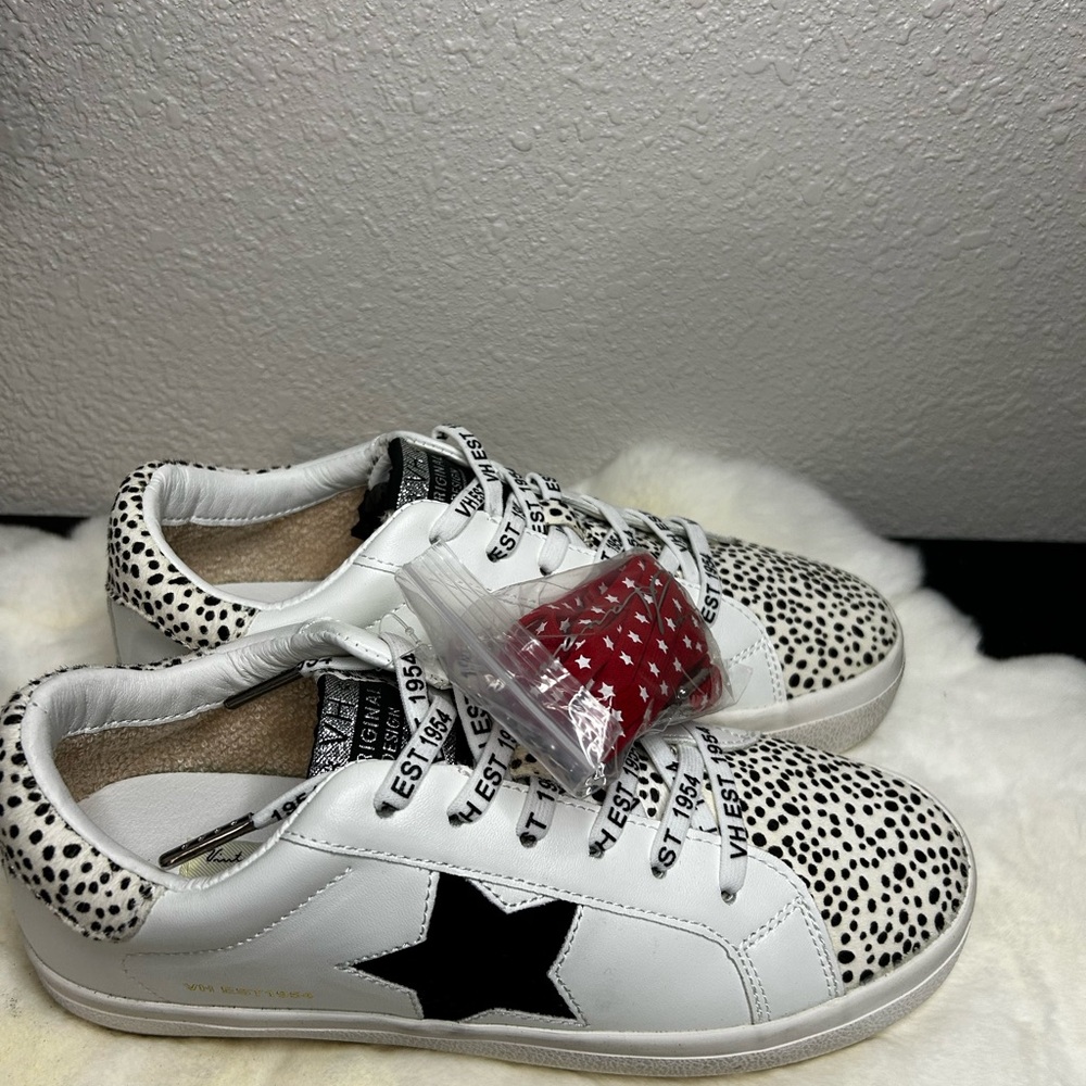 Vintage Havana White and Black Star Sneakers